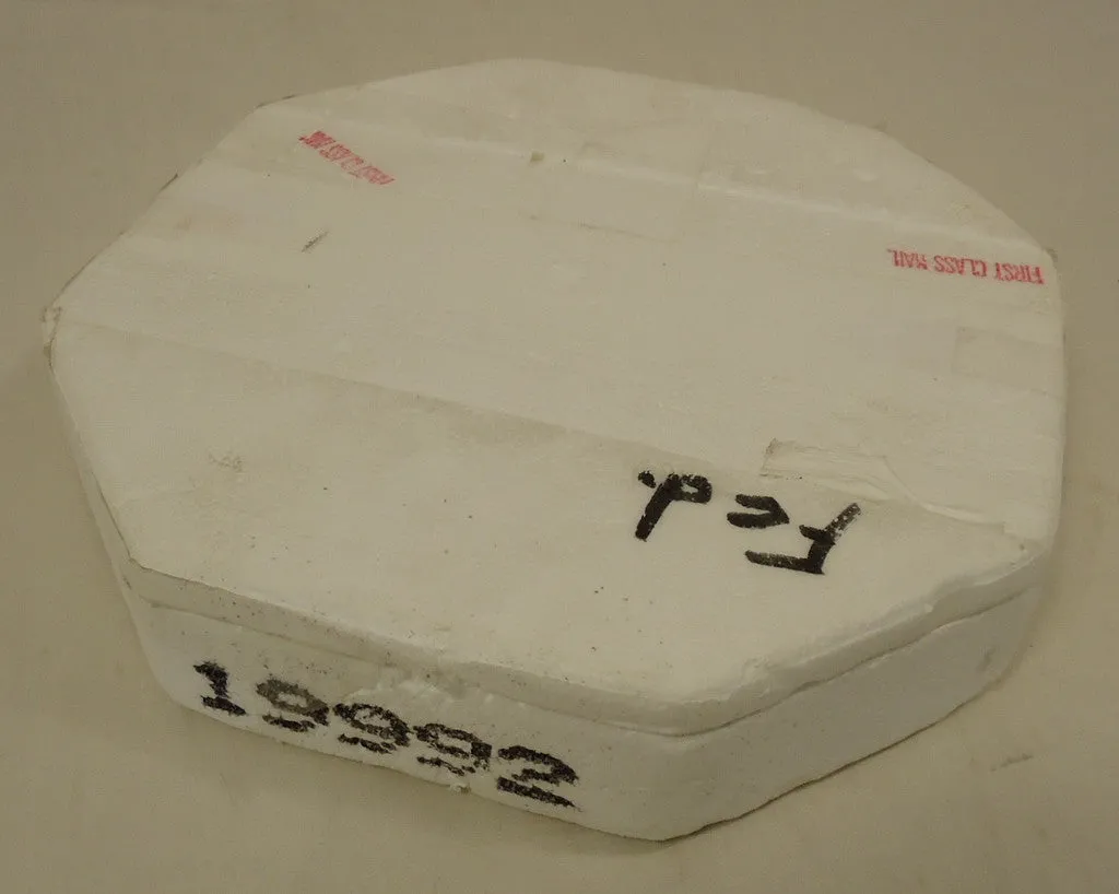 Bradford Exchange 6523A * Coca-Cola Collector Plate 5 3/4in Febuary 1999 Porcelain  -- Used
