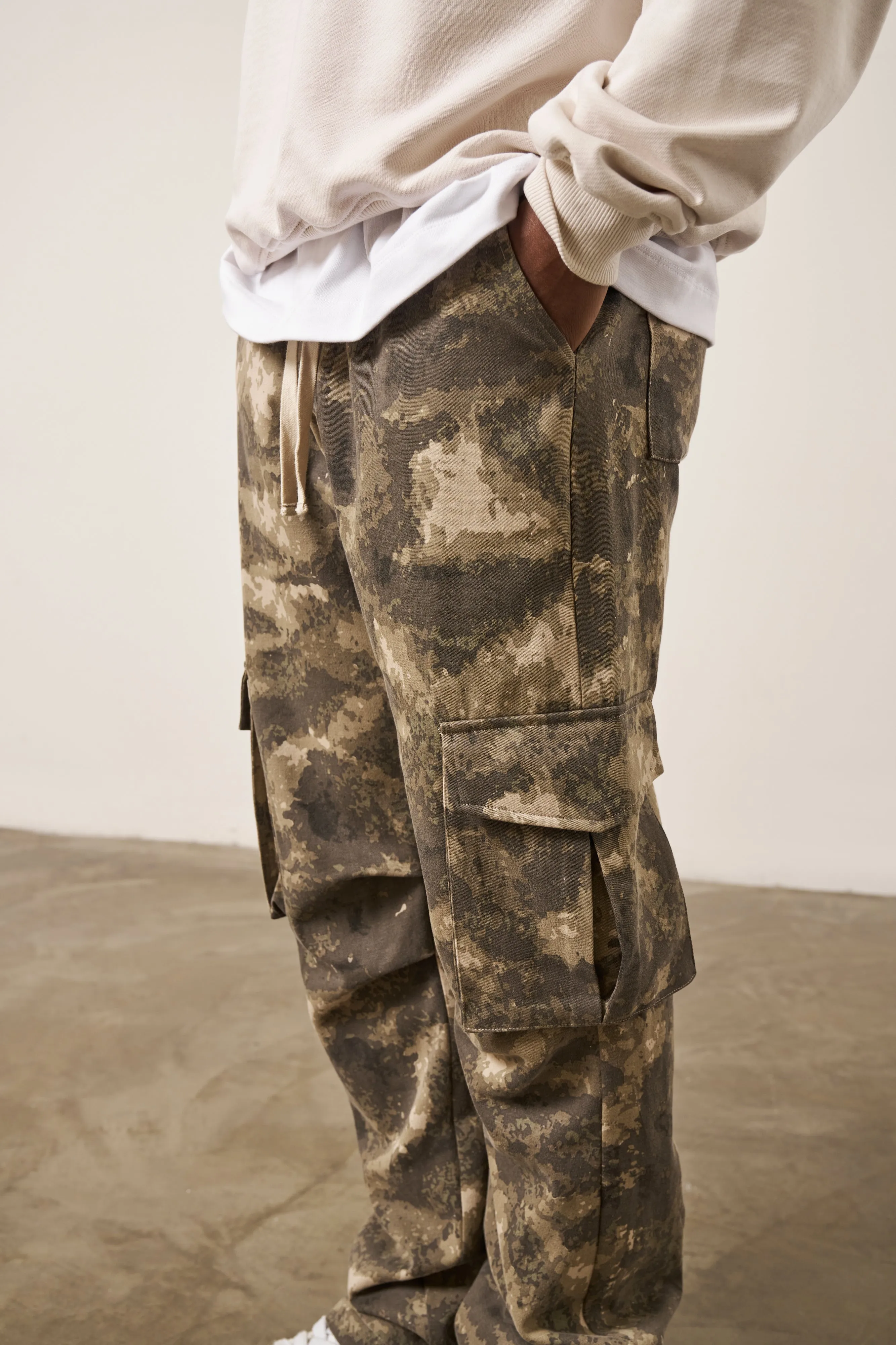 CAMO STRAIGHT LEG CARGOS - BEIGE