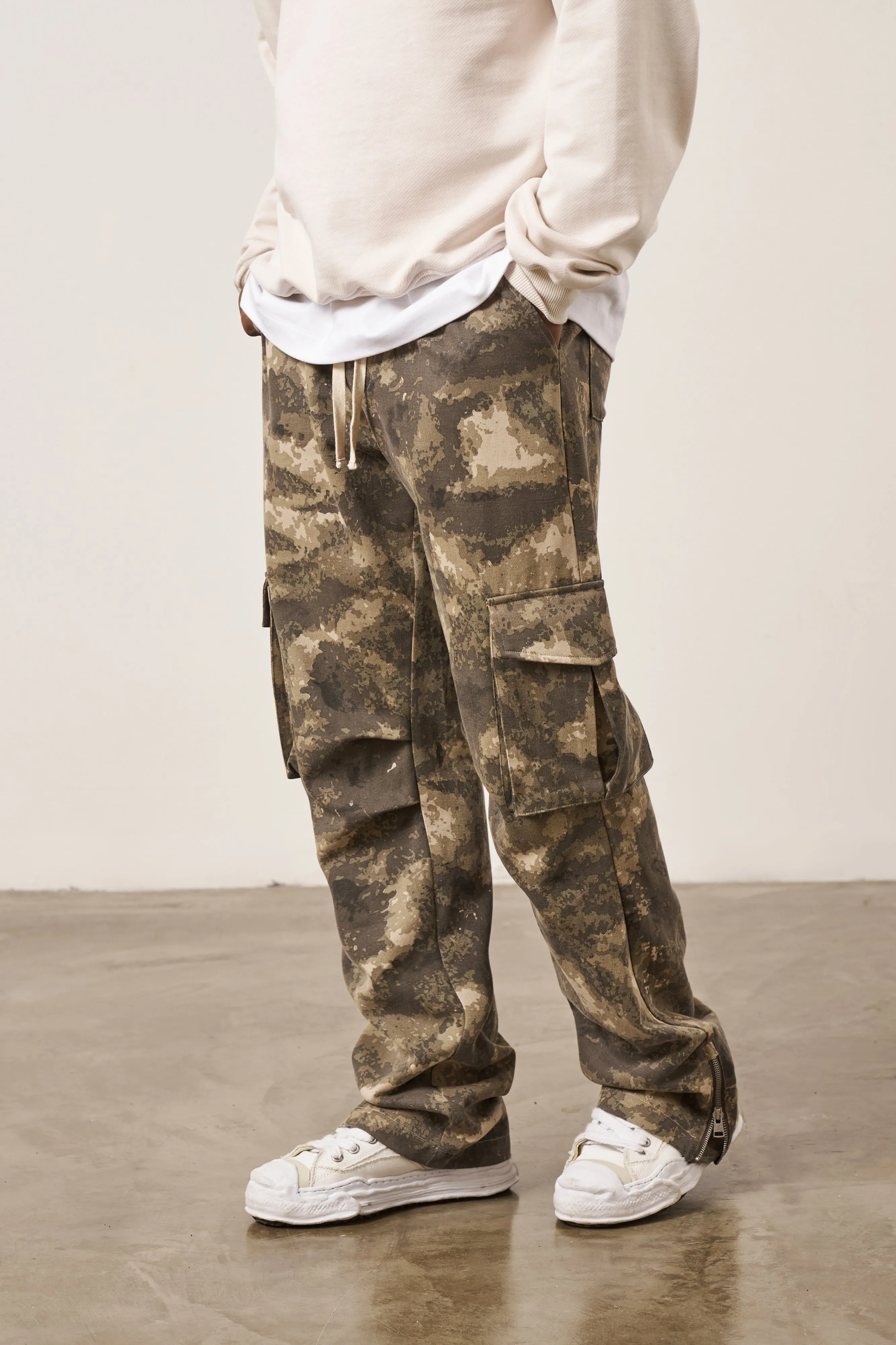 CAMO STRAIGHT LEG CARGOS - BEIGE