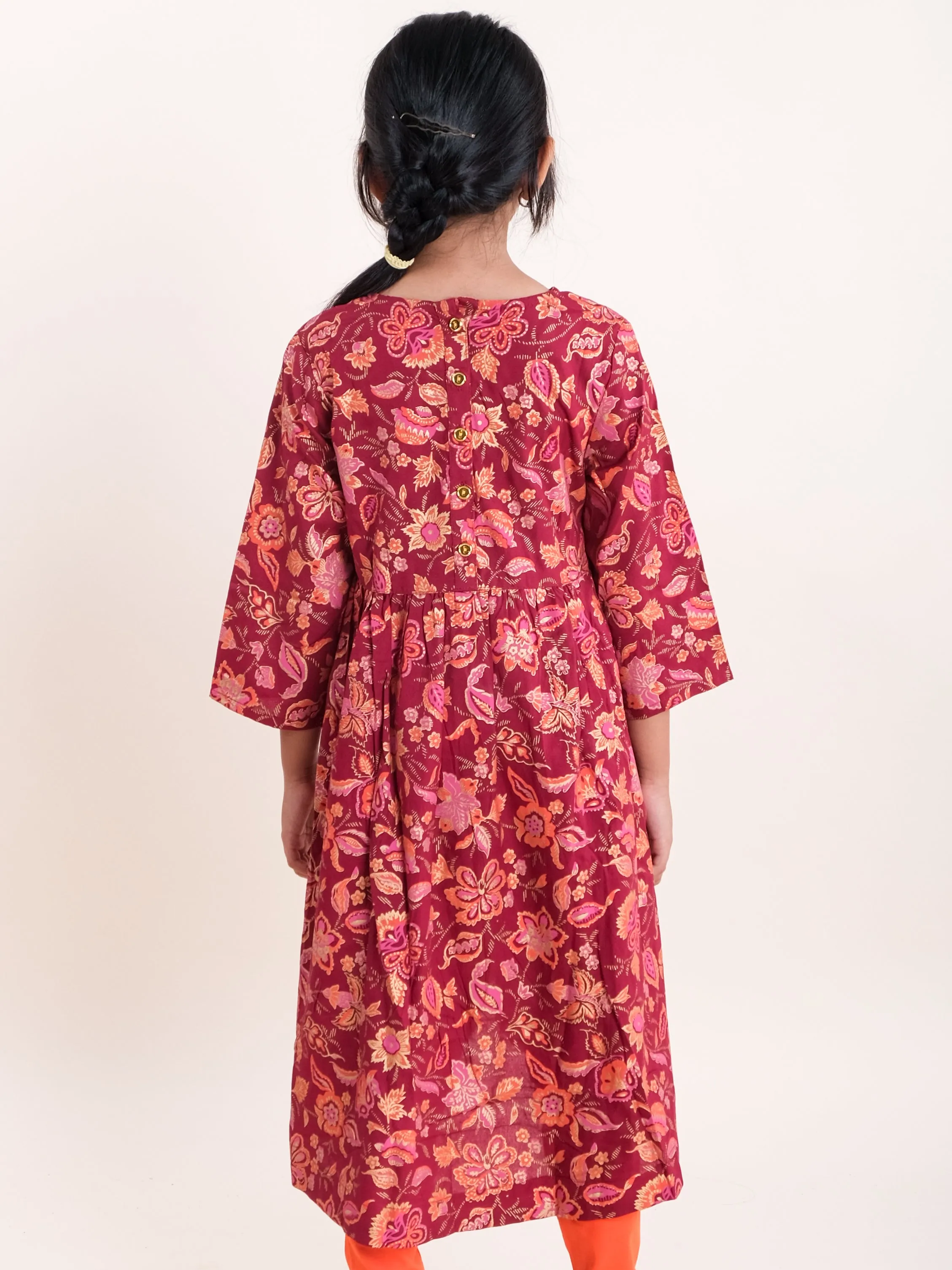 Girls Asymmetric Hem 3/4th Sleeve Kurta With Motif Print Design