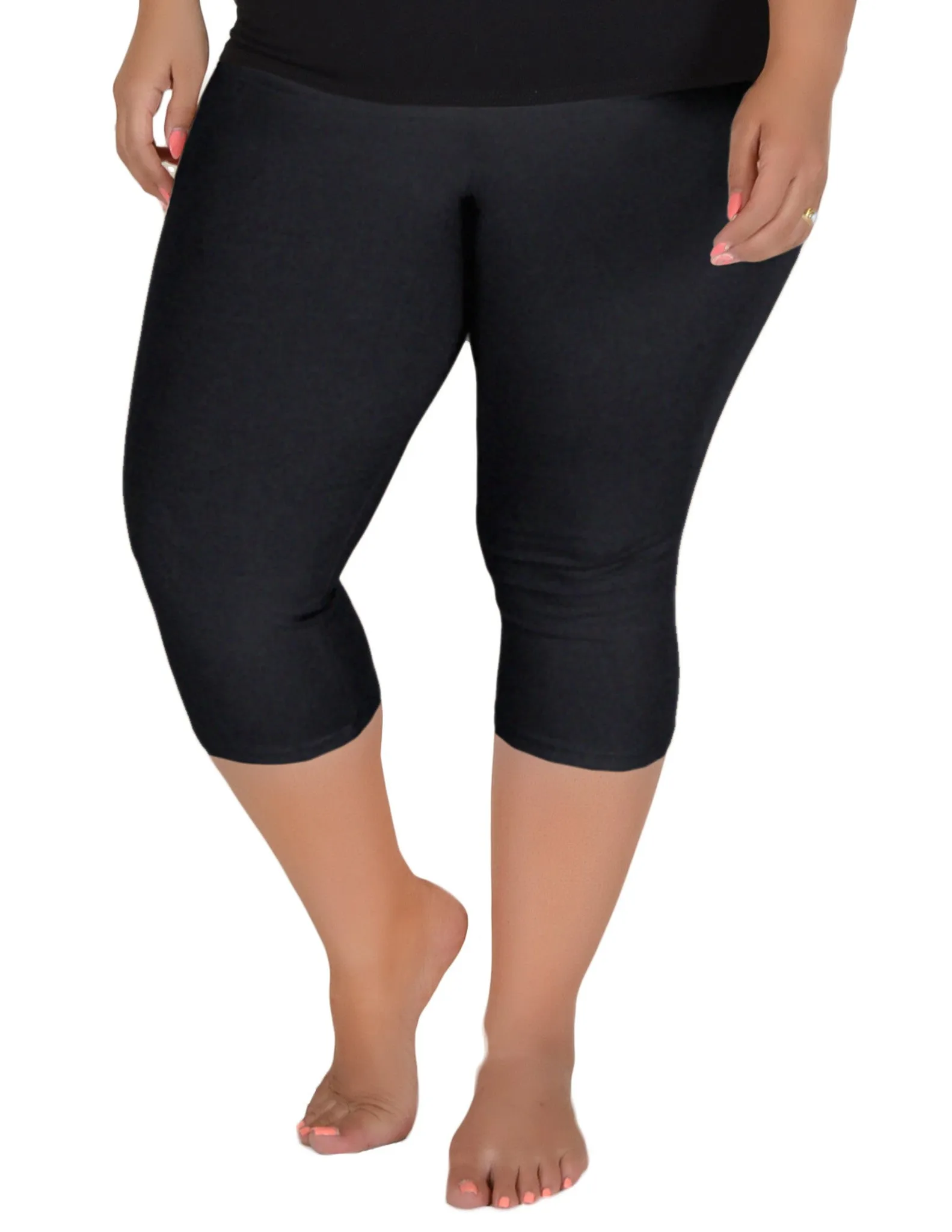 Plus Size Circuit Knee-Length Leggings