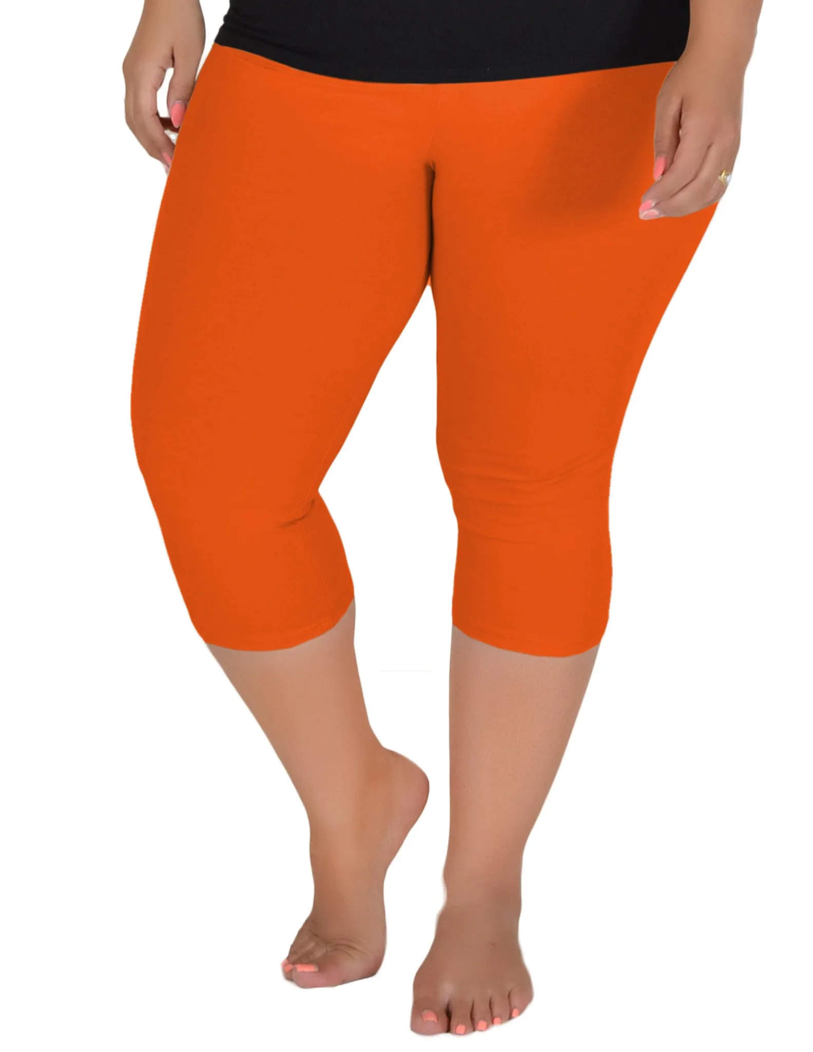 Plus Size Circuit Knee-Length Leggings