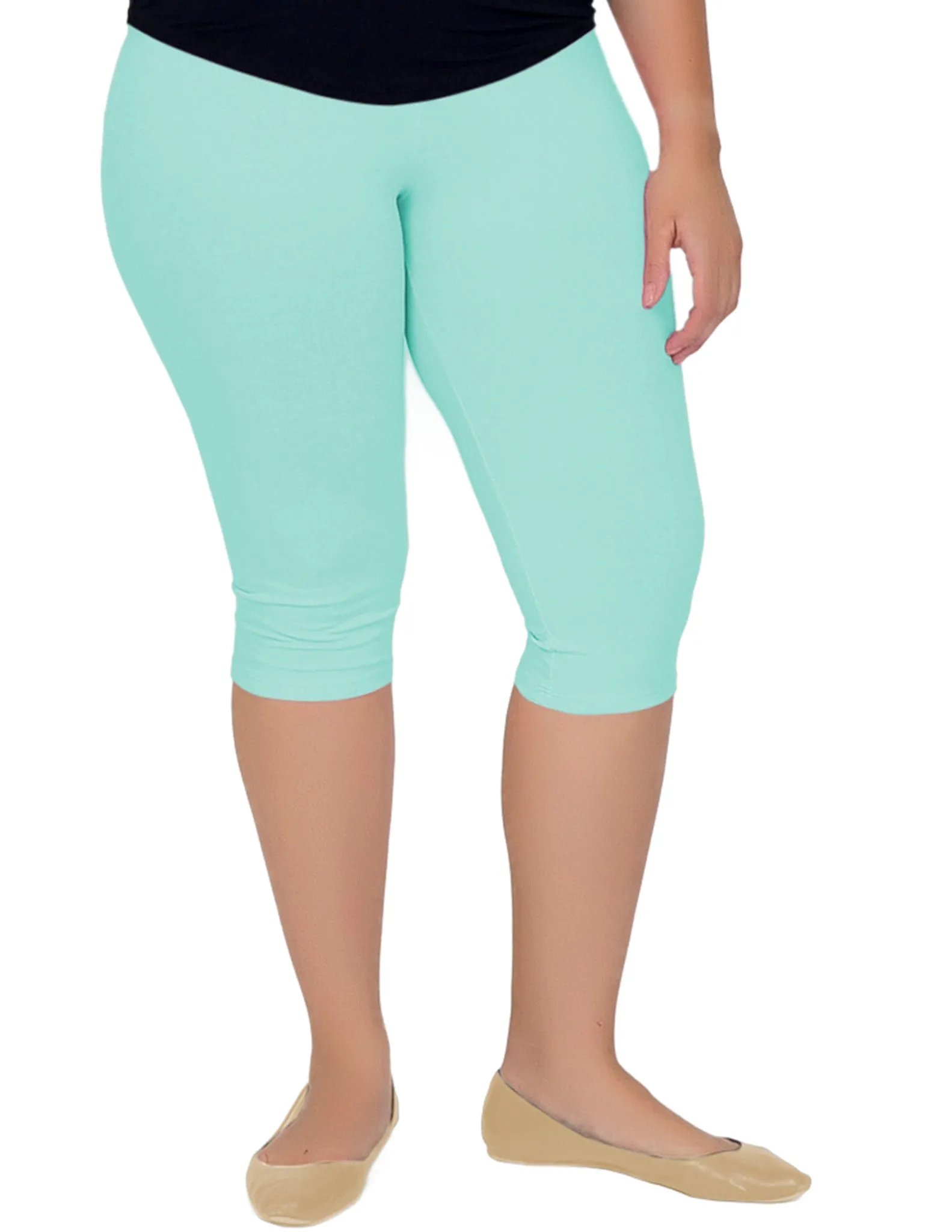 Plus Size Circuit Knee-Length Leggings