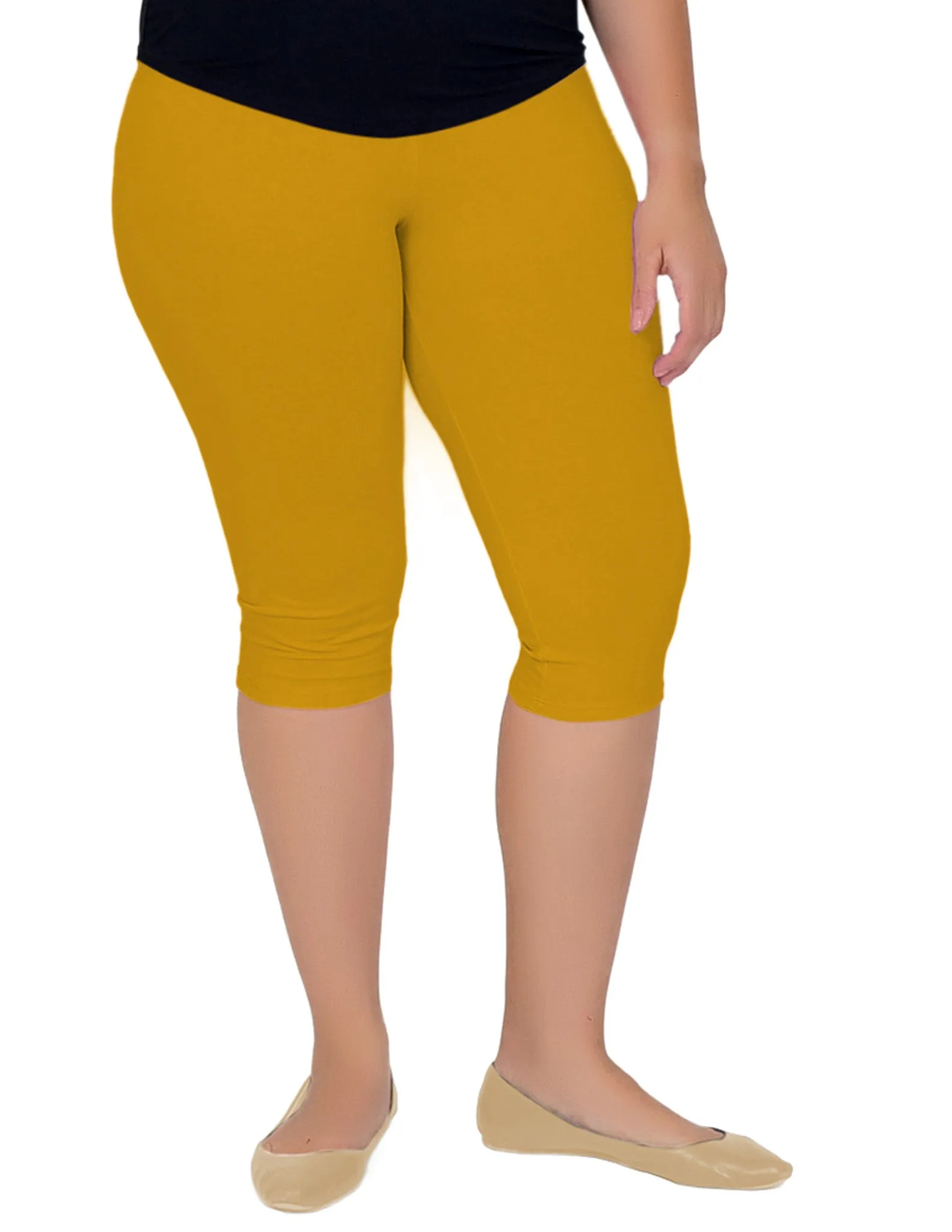 Plus Size Circuit Knee-Length Leggings