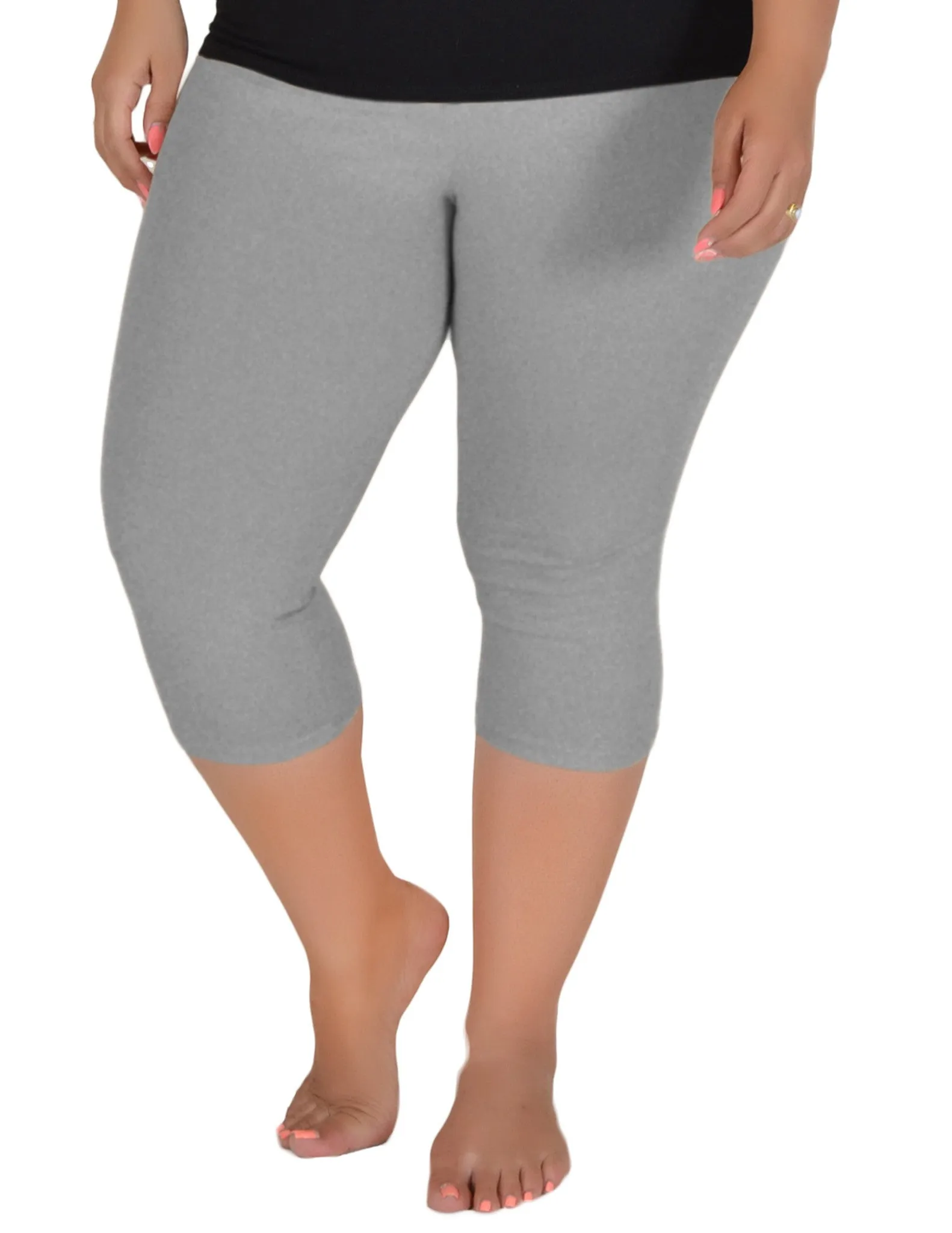 Plus Size Circuit Knee-Length Leggings