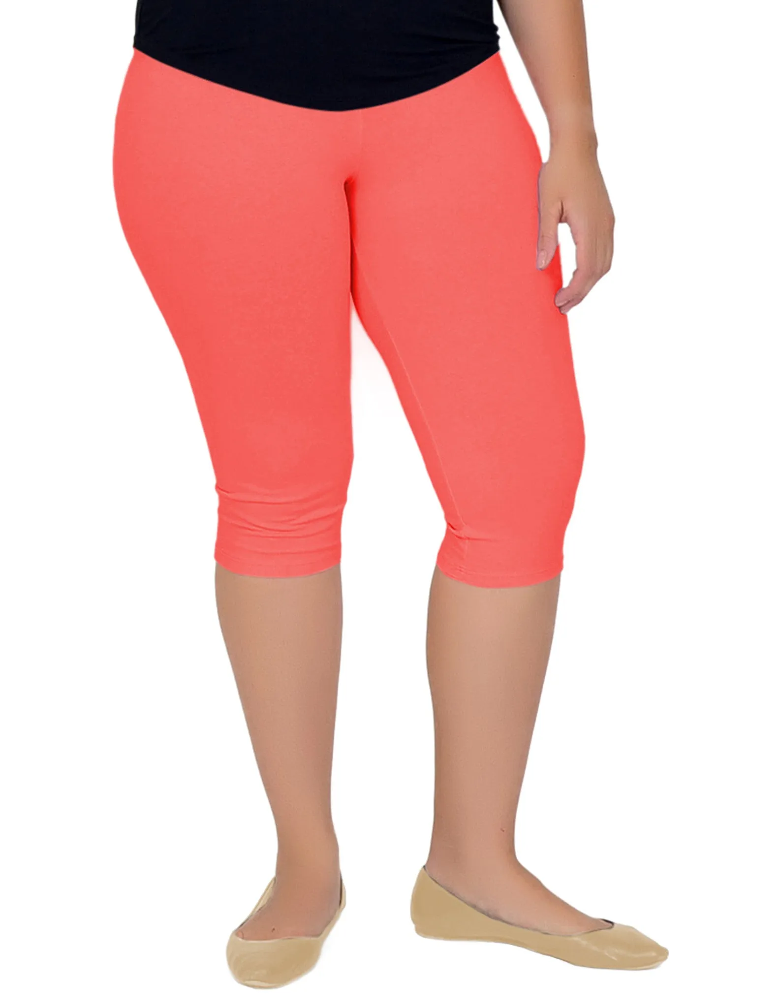 Plus Size Circuit Knee-Length Leggings